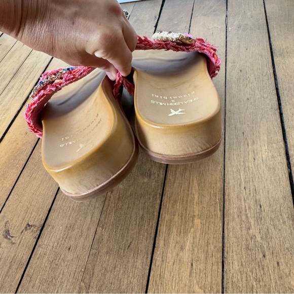 NWT Shea Leigh Mills X Gianni Bini Pink Wiven Gold Buckle Mismatched Slides 7 - Picture 6 of 8